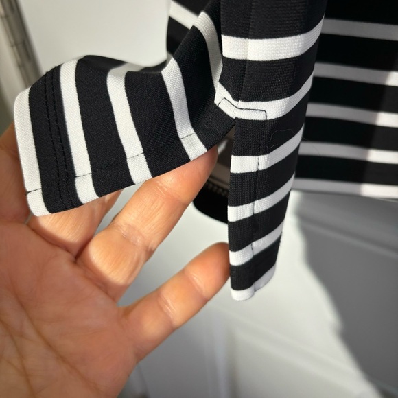 ❤️2/$15 or 3/$21❤️ Talbots Black/White Striped 3/4 Sleeves Jersey Tunic Top - Picture 4 of 8